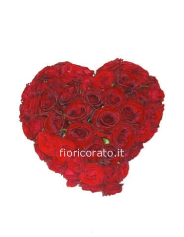 Cuore di rose rosse grandezza media